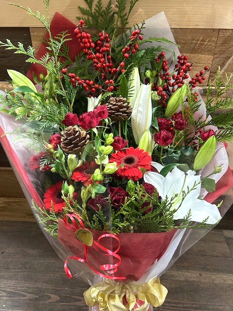 CMAS602 Designer's Festive Hand-tied Bouquet M Lots of Green