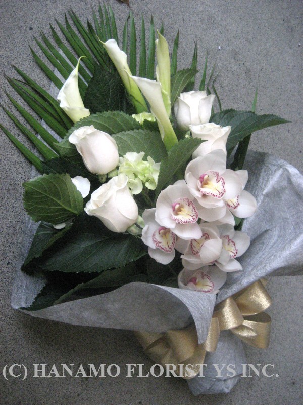 HAND015 Quality & Elegant White Flowers Bouquet